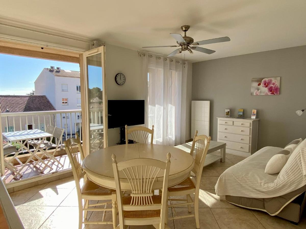 Les Locations Cinaureva "Les Iles D'Or" Apartment Ла Лонд-ле-Мор Екстериор снимка